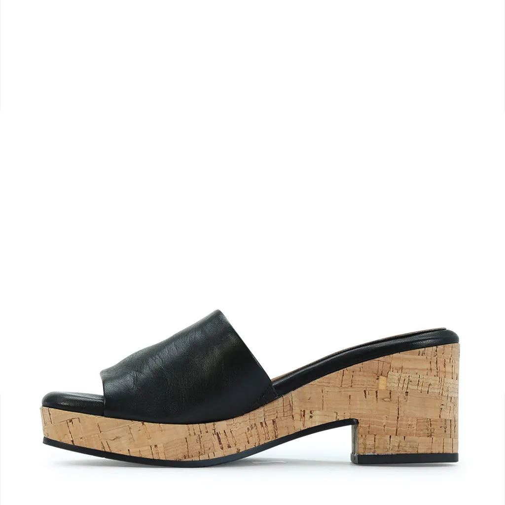 Bleet/V Heeled Slides