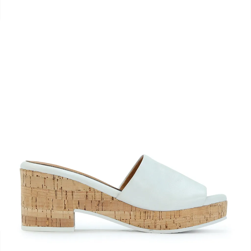 Bleet/V Heeled Slides