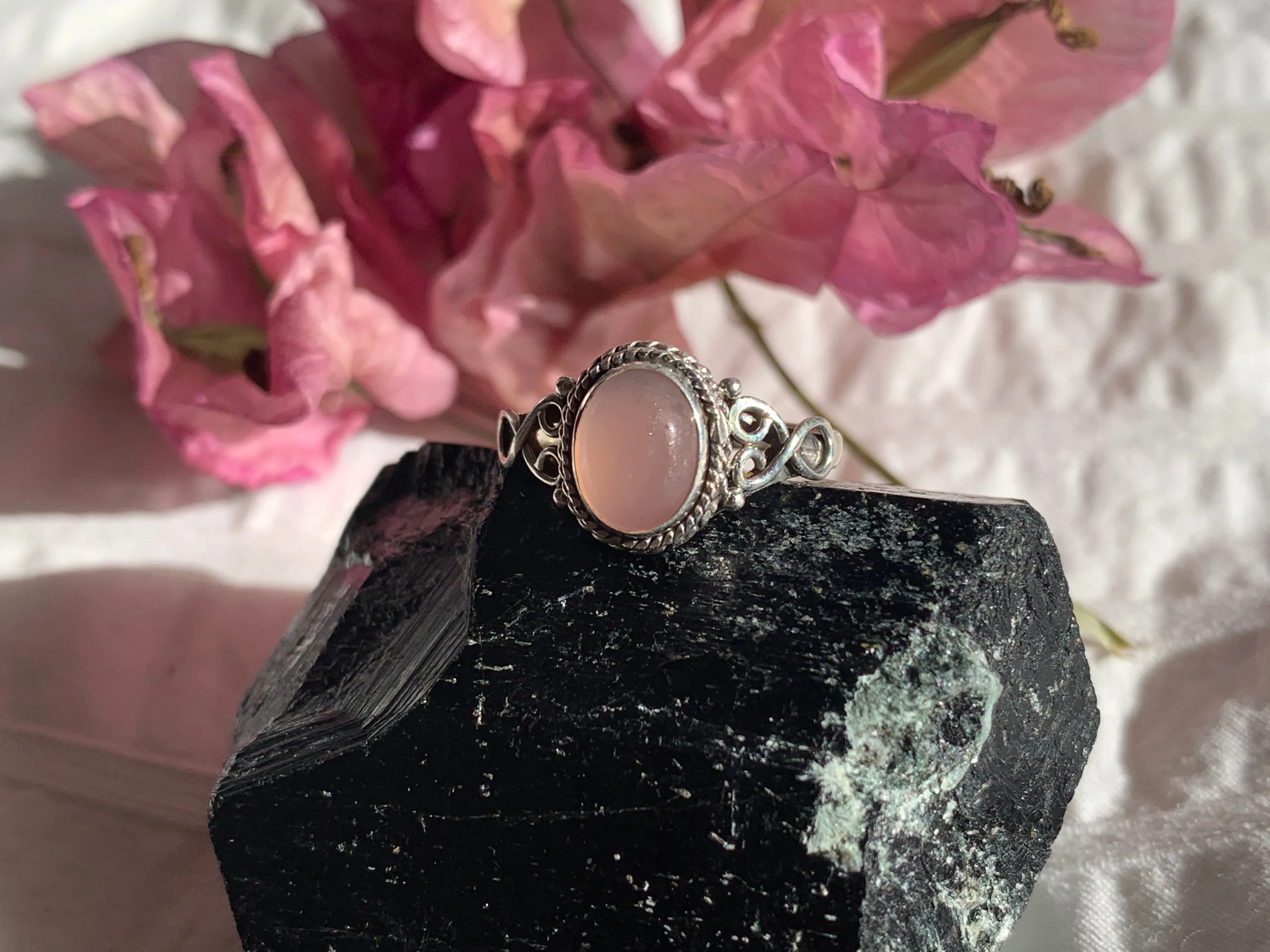 Rose Quartz Melita Ring (US 6 & 7)